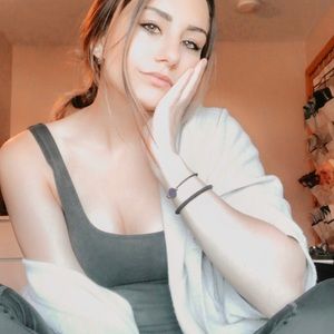 Meet your Posher, Nikki